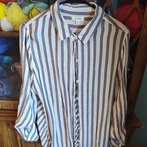 Long sleeve button up shirt